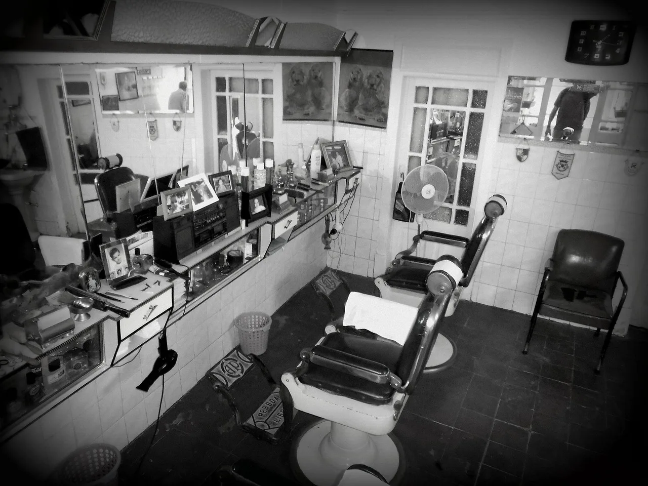 barber invite, hairdresser, barbershop, hairdressers, time travel, salon, hairdresser, barbershop, barbershop, barbershop, barbershop, barbershop, salon, salon. What it costs to start a barbershop, and where the money comes from